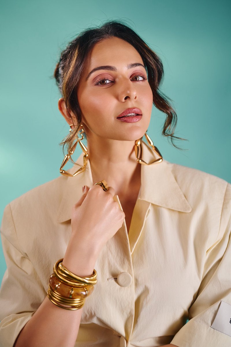 Rakulpreet's tweet photo. Power suit but make it feminine✨ https://t.co/q0HTc3qdZU