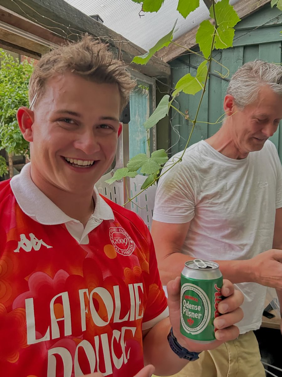 BrandySumecr2's tweet photo. Odense Pilsner, hazy IPA, Pitbull og stormvejr på Tinderboooox❤️‍🔥 https://t.co/ynvP75UyCz