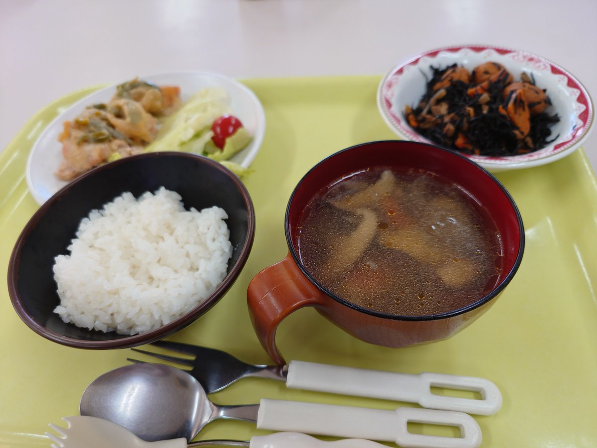 svilovechan's tweet photo. チキンの味噌炒めにひじきにコンソメスープ😊今日は味がありました https://t.co/Yfty3qa8UA