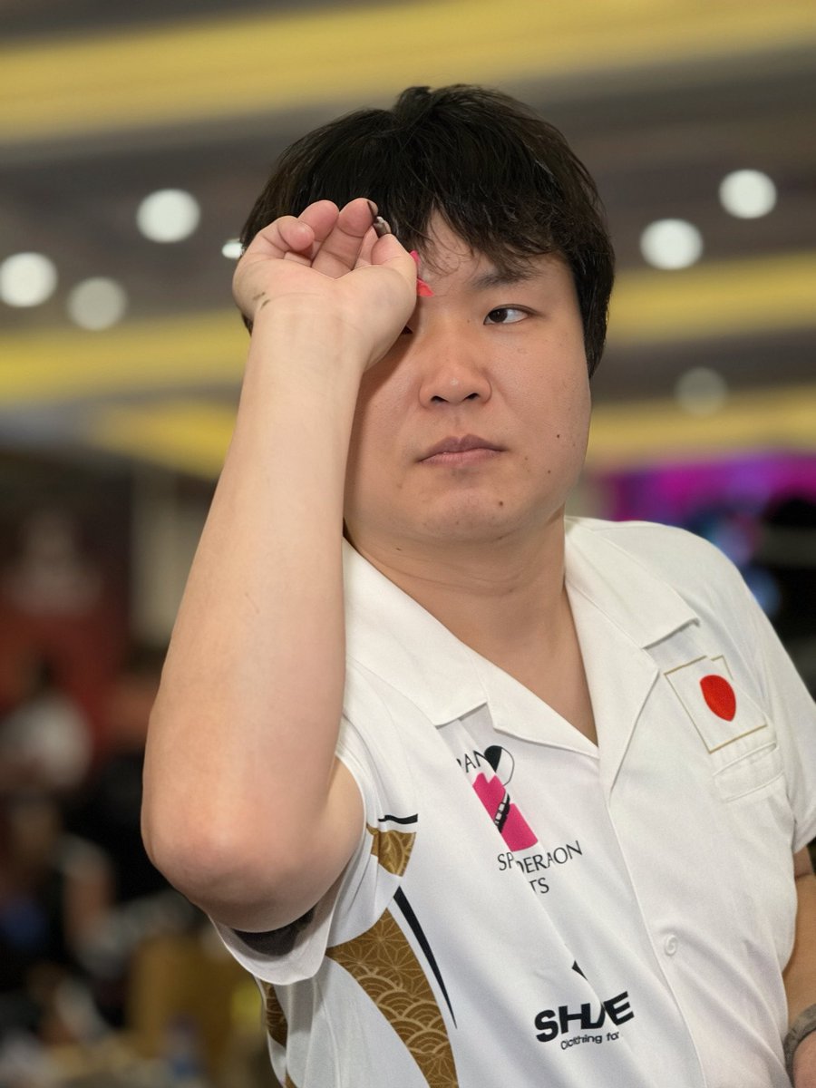 UnicornDartsJP's tweet photo. 📣 MATCH UPDATE

21st WDF ASIA-PACIFIC CUP 🇲🇳
DAY 2｜MEN’S SINGLES

有原竜太選手　BEST4進出！！

【準々決勝】
🇯🇵 Ryuta Arihara 5-3 Mark Cleaver 🇳🇿
3 DART AVG：94.62 🎯

LET’S GO, ALLY! 🐶

▼ LIVE SCORE
https://t.co/2kh2K1UaDe

#Unicorn
#UnicornJapan https://t.co/VOJVIbzXxg