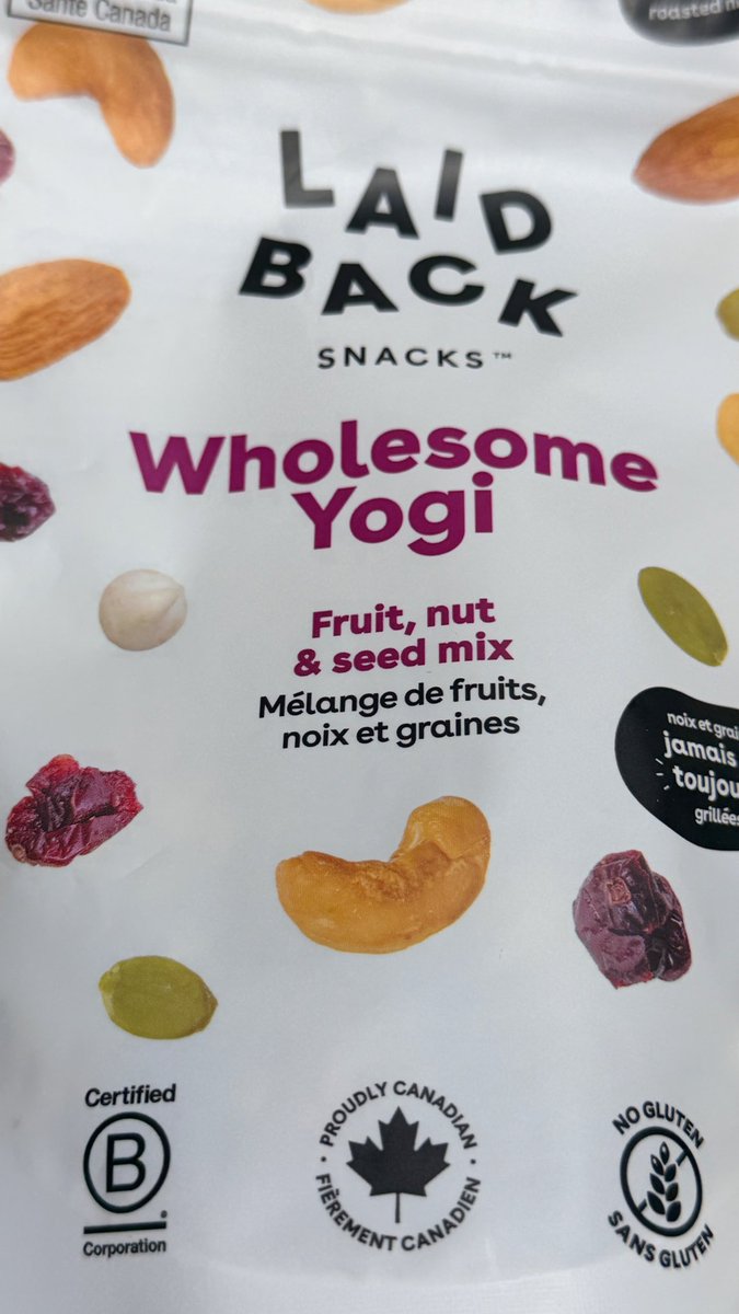 lorene1voice's tweet photo. Eating #Canadian snacks. #LaidBackSnacks and #TwigzPretzels Delicious and supporting #localfood #BuyCanadian 🇨🇦 https://t.co/ms0i8DrwlH