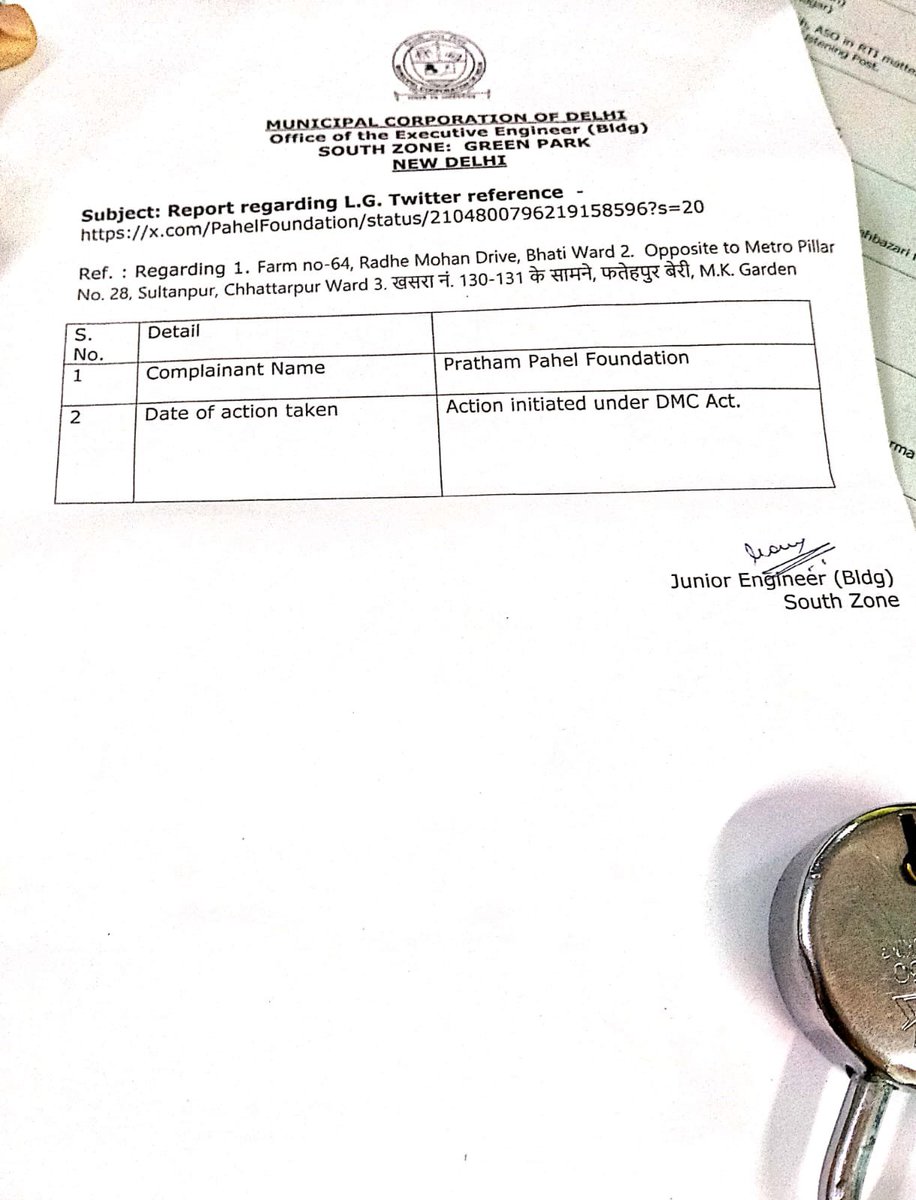PahelFoundation's tweet photo. सेवा में,
माननीय आयुक्त महोदय,
Municipal Corporation of Delhi (MCD), नई दिल्ली

प्रतिलिपि: माननीय उपराज्यपाल, दिल्ली | मुख्य सचिव, दिल्ली सरकार | Vigilance Authority | CVC | Anti-Corruption Branch एवं अन्य सक्षम जांच एजेंसी

विषय: JE Honey Aggarwal के स्थानांतरण के ���ाद उनके पिछले कार्यकाल की स्वतंत्र Vigilance/Departmental Inquiry तथा कथित अवैध निर्माण एवं वित्तीय अनियमितताओं की जांच के संबंध में।

महोदय,

दिनांक 07.10.2026 के MCD Engineering Department के Office Order No. AO/Engg.(HQ)/MCD/2026-27/498 के अनुसार Honey Aggarwal, JE (Civil), BMID 40003350 का स्थानांतरण EE (Bldg-II)/SZ से EE (Pr)/KPZ किया गया है।

स्थानांतरण प्रशासनिक प्रक्रिया है, लेकिन सवाल यह है कि क्या केवल स्थानांतरण हो जाने से अधिकारी के पिछले कार्यकाल की जवाबदेही और उस दौरान लिए गए निर्णयो�� की जांच की आवश्यकता समाप्त हो जाती है?

Honey Aggarwal के संबंधित कार्यकाल के दौरान निम्न क्षेत्रों में कथित अवैध/बहुमंजिला निर्माणों को लेकर लगातार शिकायतें एवं दस्तावेज प्रस्तुत किए जाने की बात सामने आई है:

📍 Farm No. 64, Radhe Mohan Drive, Bhati Ward
📍 Metro Pillar No. 28 के सामने, Sultanpur/Chhattarpur
📍 Khasra No. 130-131 के सामने, Fatehpur Beri, M.K. Garden

शिकायतकर्ता/परिवर्तन फाउंडेशन के अनुसार इन मामलों से संबंधित लगभग 3000+ पन्नों के दस्तावेज एवं अन्य साक्ष्य उपलब्ध कराए गए हैं। ऐसे में यह आवश्यक है कि शिकायतों पर की गई विभागीय कार्रवाई और मौके की वास्तविक स्थिति का स्वतंत्र रूप से सत्यापन किया जाए।

मुख्य जांच बिंदु

- प्राप्त शिकायतों और उनके निस्तारण की जांच।
- संबंधित Site Inspection Reports का वास्तविक मौके से मिलान।
- नोटिस, sealing/demolition एवं अन्य कार्रवाई का सत्यापन।
- Building Plans/Sanction Plans एवं File Movement की जांच।
- शिकायतों के बावजूद निर्माण जारी रहने के कारणों की जांच।
- लगभग ₹1 कर���ड़ अथवा अन्य कथित वित्तीय लेन-देन/अनियमितताओं से संबंधित उपलब्ध सामग्री प्रथमदृष्टया जांच योग्य पाए जाने पर स्वतंत्र वित्तीय जांच।
- संबंधित अधिकारियों/कर्मचारियों एवं शिकायतों में उल्लिखित अन्य व्यक्तियों की भूमिका की निष्पक्ष जांच।
- उपलब्ध ऑडियो, वीडियो, दस्तावेज एवं अन्य साक्ष्यों की कानूनसम्मत जांच।

हमारी मांग

1. JE Honey Aggarwal के संबंधित क्षेत्र में पूरे कार्यकाल का स्वतंत्र Vigilance Audit/Departmental Review कराया जाए।
2. उपरोक्त सभी मामलों की फाइल-वार जांच एवं Ground Verification कराया जाए।
3. लगभग 3000+ पन्नों के उपलब्ध रिकॉर्ड एवं साक्ष्यों का स्वतंत्र परीक्षण किया जाए।
4. यदि किसी प्रकार की वित्तीय या प्रशासनिक अनियमितता प्रथमदृष्टया सामने आती है तो सक्षम जांच एजेंसी से विस्तृत जांच कराई जाए।
5. दोष सिद्ध होने पर संबंधित अधिकारी/व्यक्ति के विरुद्ध नियमों के अनुसार कड़ी विभागीय एवं कानूनी कार्रवाई ���ी जाए।
6. जांच पूरी होने के बाद शिकायतकर्ता को Action Taken Report (ATR) उपलब्ध कराई जाए।

हम किसी व्यक्ति को बिना जांच के दोषी नहीं ठहरा रहे हैं। हमारा स्पष्ट प्रश्न केवल इतना है कि यदि किसी अधिकारी के कार्यकाल में लगातार गंभीर शिकायतें आती रही हैं, तो उसके स्थानांतरण के बाद उन शिकायतों की जांच क्यों रुकनी चाहिए?

स्थानांतरण जांच का विकल्प नहीं हो सकता।

यदि आरोप निराधार हैं तो निष्पक्ष जांच से यह स्पष्ट हो जाएगा, और यदि कोई अनियमितता सामने आती है तो जिम्मेदारी तय की जानी चाहिए।

जनहित में निष्पक्ष, स्वतंत्र एवं रिकॉर्ड-आधारित जांच कराया जाना आवश्यक है।

@MCD_Delhi
@DCSOUTHZONE
@DMSouthDelhi @LtGovDelhi @CVCIndia @CMODelhi @AdditionalMcd @DPCC_Pollution @HMOIndia @parivartan54164 @DirectorPI_MCD @PTI_News @ANI @official_dda @dofwgnctd @hqrevenue_ @NGTribunal