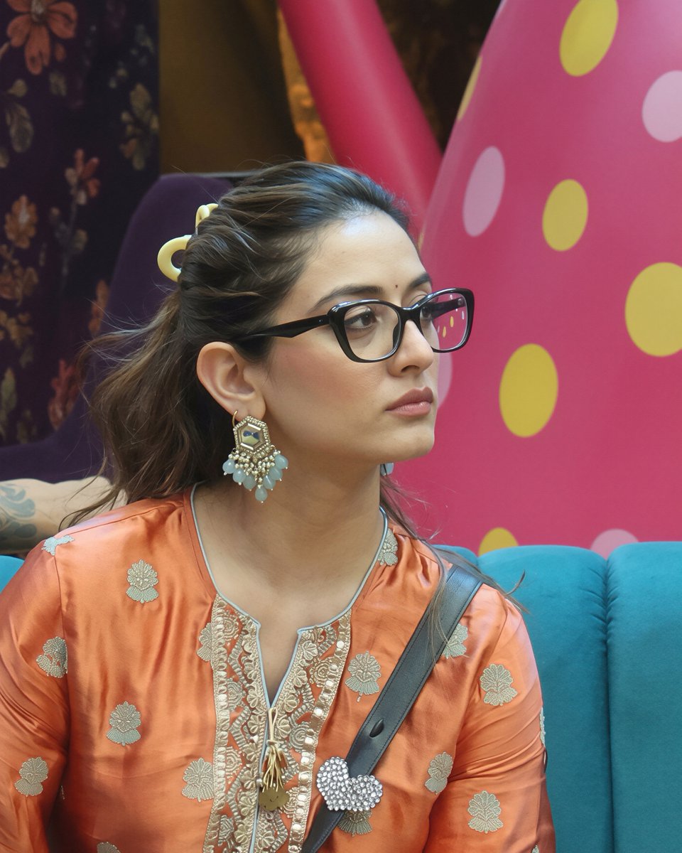 UditiSinghh_'s tweet photo. Too quiet. Too reserved. Too opinionated. Too calm.
At this point, pick a narrative and stick to it. 🙂
She’ll keep moving through the negativity like it’s just background noise.

#UditiSingh #TeamUditiSingh #BiggBoss20 #BB20 https://t.co/J9SmyLwJB6