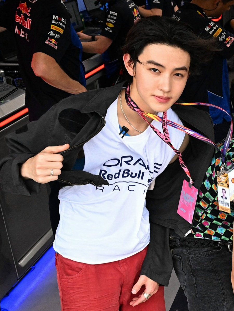 eommiho's tweet photo. F1 Keonho Seonghyeon https://t.co/CkEAhM28I1