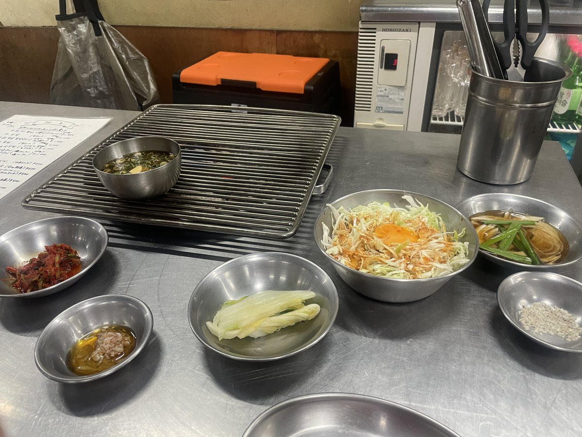 sadatea's tweet photo. 気にはなってたけど入りづらい韓国料理屋さんに入ったら、鶴橋よりも生野よりも新大久保よりも韓国だったw https://t.co/7l1K5rPUId