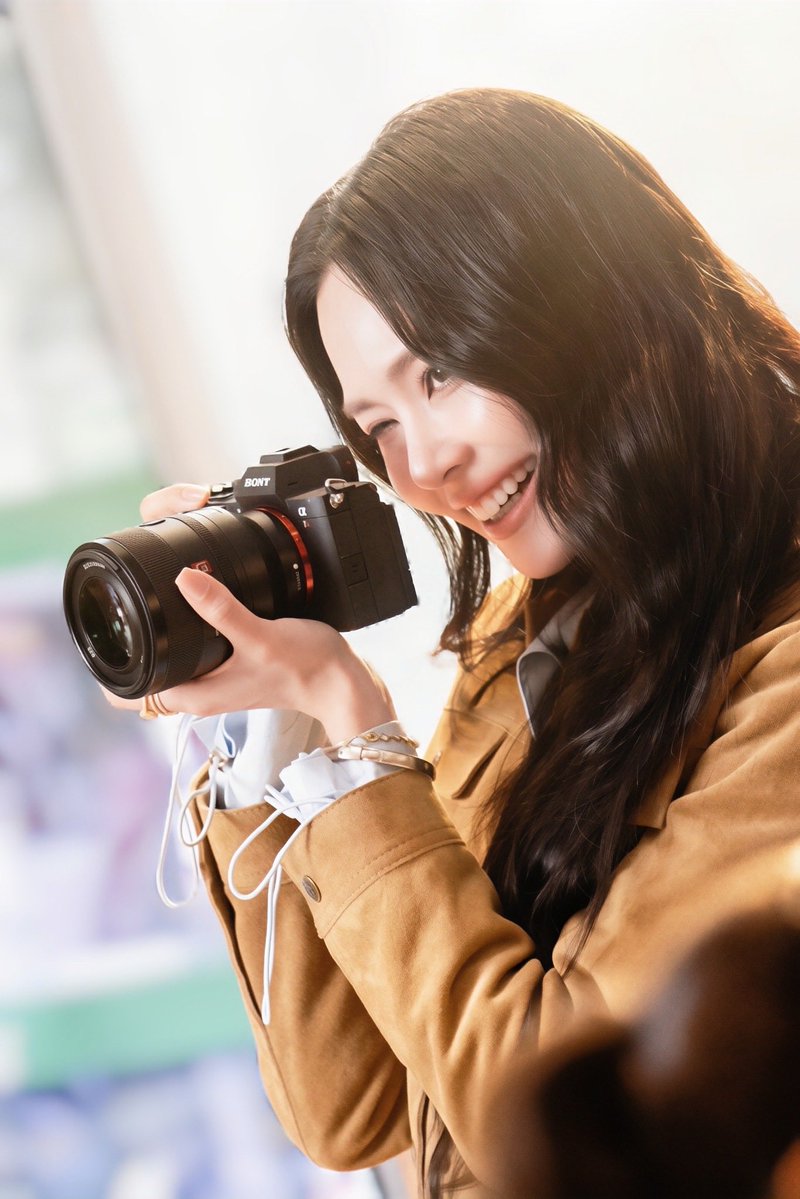 taquila01733093's tweet photo. เป็นบุญวาสนาของผู้ใดหนอนี่ เป็นของผมได้ไหมหนอ 📷📸🫦🫠
BIG CAMERA WITH BINT SIREETHORN 2026

#BIGcameraXBINT
#BintSireethorn
#ไอ้ทองของแม่ครู https://t.co/7feHdPuCeB