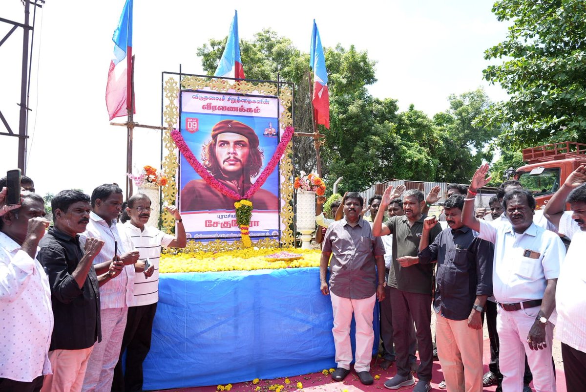 vanni_updates's tweet photo. அடக்குமுறைக்களுக்கு எதிராகவும், ஒடுக்கப்பட்ட மக்களின் விடுதலைக்காகவும் போராடி தன் இன்னுயிரை நீத்த புரட்சியாளர் சேகுவேரா அவர்களின் நினைவுநாளான இன்று, திண்டிவனத்தில் விடுதலைச் சிறுத்தைகள் சார்பாக அண்ணன் வன்னி அரசு அவர்கள், அவரது திருவுருவ சிலைக்கு வீரவணக்கம் செலுத்தினார்.✊🏼💙❤️🔥 https://t.co/JOdi6fynjf