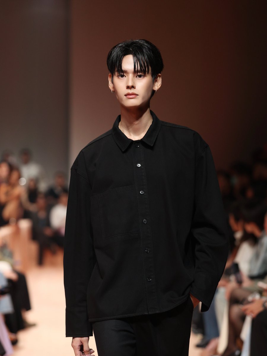 gnest_official's tweet photo. Thank you @issuethailand for having #KRITTIN_PERSES, #JUNG_PERSES, and #PALM_PERSES, and #VVONSUGUNNASIL for having #NAY_PERSES on the runway at BIFW2026. ✨

@perses_official  
@kritxxn @jungwboo_ 
@palmww06 @naranvik 

#SiamParagonBIFW2026
#PERSES_TH #BIFW2026 https://t.co/g12vk0b3Kl