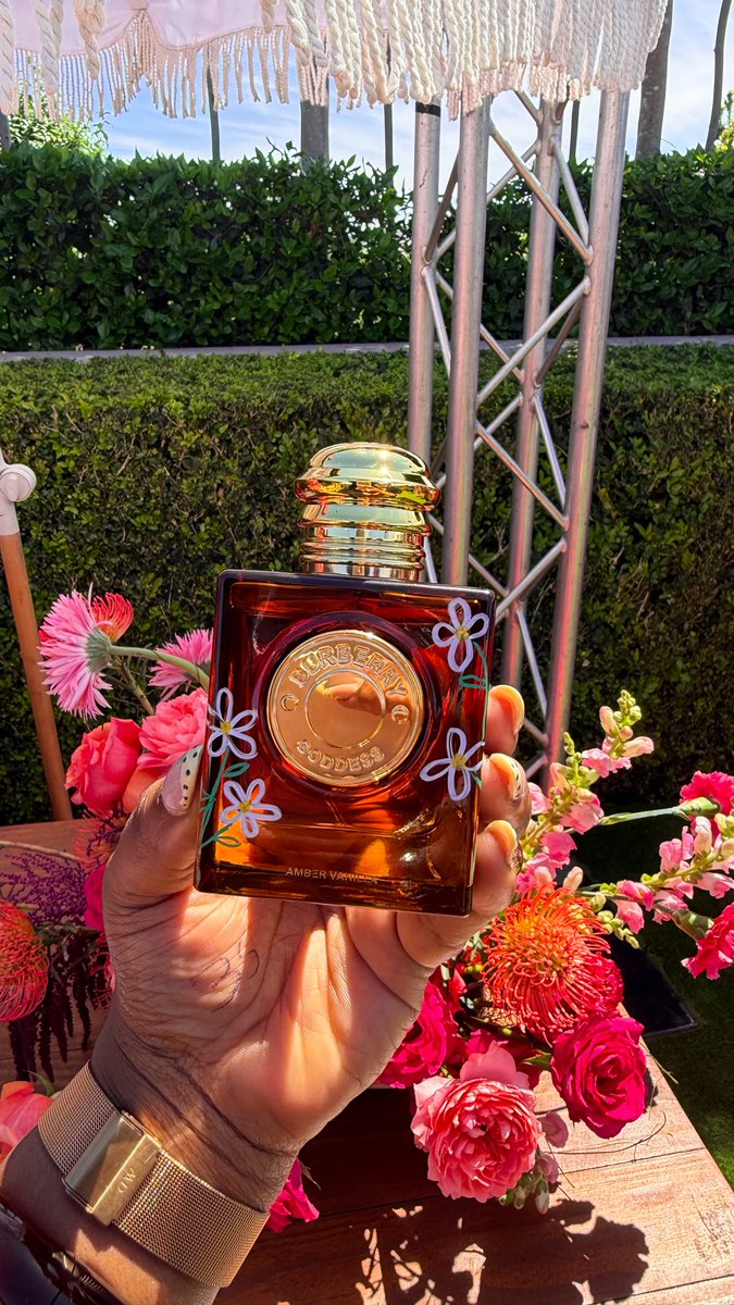 cnehshuga's tweet photo. event of my dreams 💗🤠 https://t.co/sLSiU5gNBa