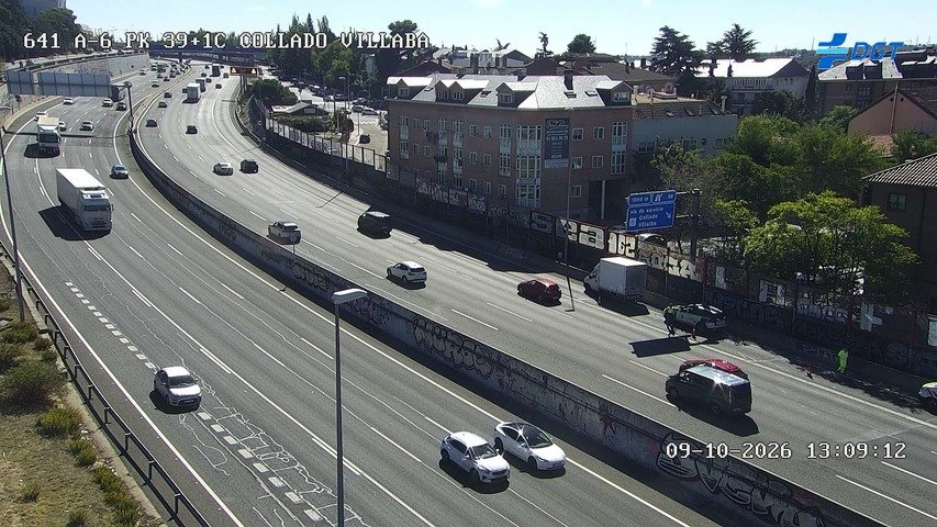 EmergenciaCV's tweet photo. ℹ️ Vehículo averiado en el acceso a la autovía A-6 sentido decreciente en la kilometración desde el Zoco de Collado Villalba y carretera M-601.

Precaución si vas a circular por el punto. ⚠️ https://t.co/2KqLmkbdKx
