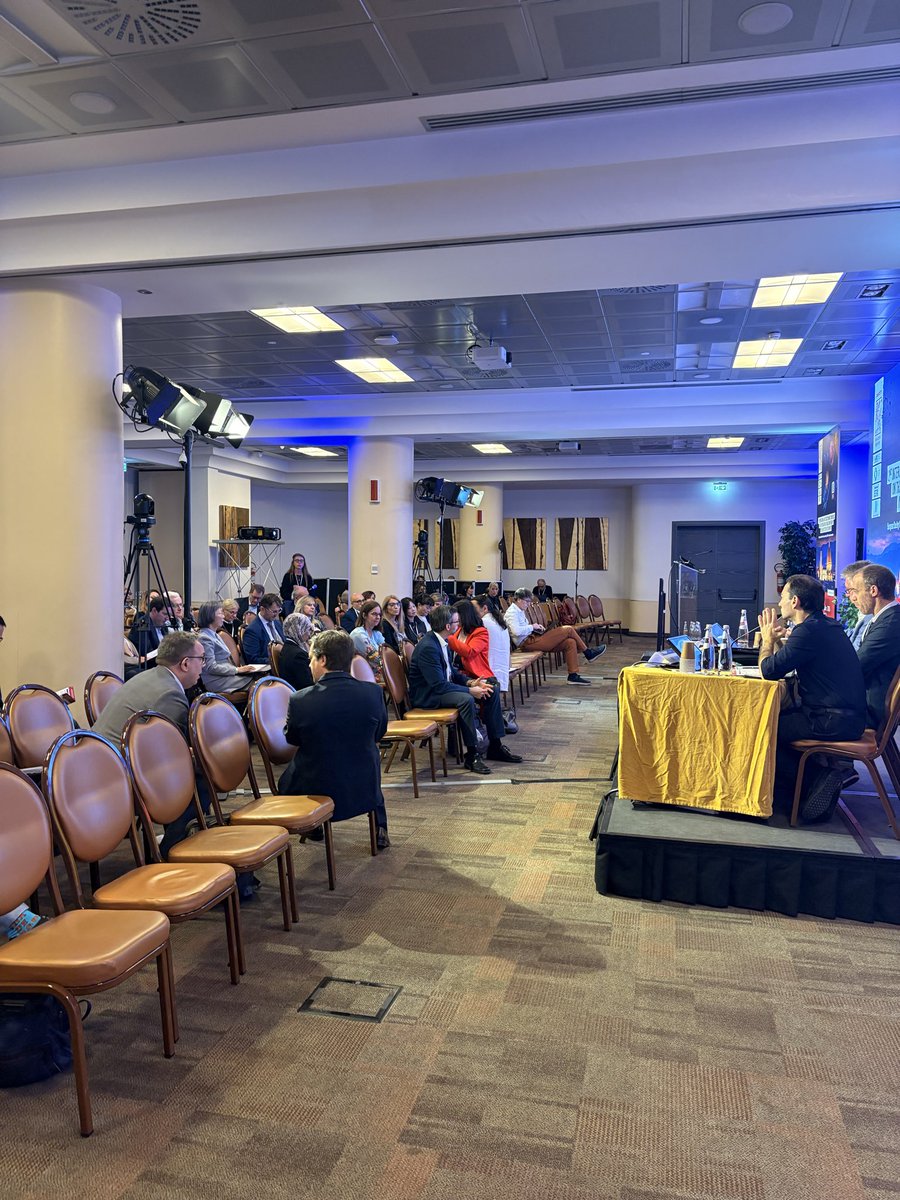 VSalvestrini's tweet photo. An amazing journey through head and neck cancer management, thanks to an outstanding panel of experts from all around the world🌎

#FlorenceConsensus26 #OncoAlert
@OncoAlert https://t.co/2mgrkiF3Ih
