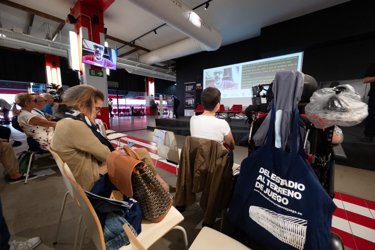 congresoT4H's tweet photo. Puedes disfrutar de la ponencia que Pedro Tomás Boticario, responsable de Emergencias, Dirección de Seguridad, Integridad y Emergencias de @LaLiga  dio en online durante "Del estadio al terreno de juego".

La tienes en el canal de YouTube del encuentro:
https://t.co/9OIurcYSqx https://t.co/1yMQRQnqYP