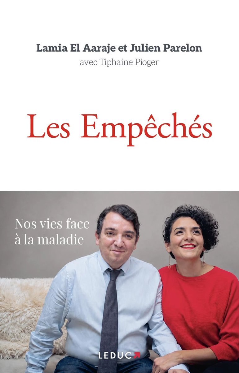 JeanLucRomero's tweet photo. Lamia El Aaraje et Julien Parelon publient un livre bouleversant et nécessaire : Les Empêchés (aux Éditions Leduc).
À travers ce texte, avec une immense pudeur et sans jamais céder à la complainte, ils racontent leur combat face à la maladie de Charcot. 
Une onde de choc qui bouscule une vie de famille, un quotidien partagé avec de jeunes enfants, et redéfinit l'équilibre d'un couple.
Au-delà de l'épreuve, ce livre est un vibrant élan d'amour, de résistance et d'espoir. Il met des mots sur la réalité des malades mais aussi sur celle des aidants, rappelant avec force que briser les tabous, c'est déjà mieux lutter.
Merci à tous les deux pour cette leçon de dignité et de vie. 
À votre image : courageuse, sincère et profondément humaine. 🤍
@lamiaela @jparelon @editionsleduc