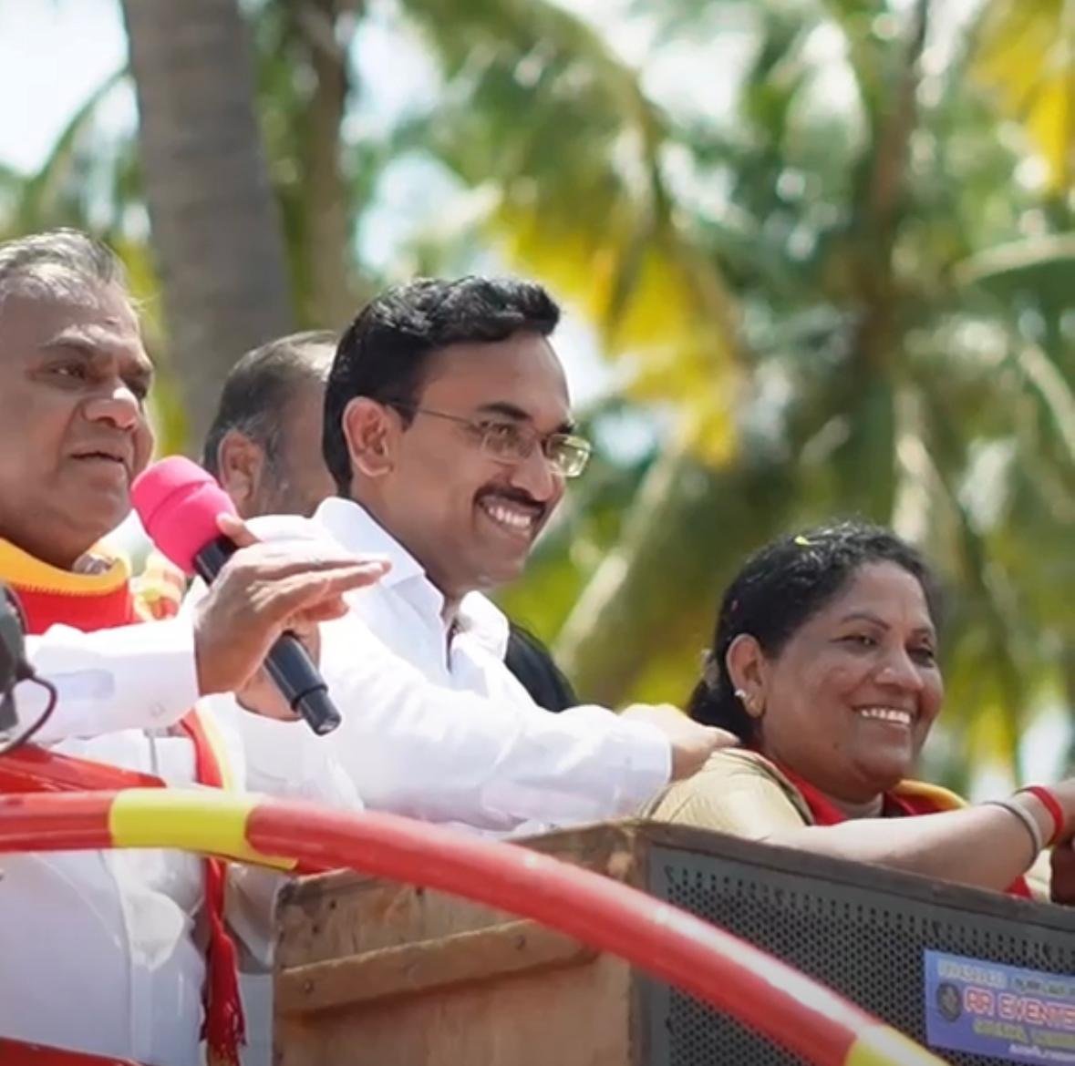 arunraajkg's tweet photo. நடந்து முடிந்த தாராபுரம் மற்றும் மதுராந்தகம் ஆகிய இரு சட்டமன்றத் தொகுதி இடைத்தேர்தல்களில், தமிழக வெற்றிக் கழகத்தின் தலைமையிலான மதச்சார்பற்ற சமூக நீதி வெற்றிக் கூட்டணி வேட்பாளர்களுக்கு மகத்தான வெற்றியைத் தேடித்தந்த வாக்காளப் பெருமக்களுக்கு எங்கள் நெஞ்சார்ந்த நன்றிகளைத் தெரிவித்துக் கொள்கிறோம்.

இது வெறும் இரண்டு சட்டமன்ற உறுப்பினர்களுக்கான தேர்தல் மட்டுமல்ல; பணநாயகத்தை வீழ்த்தி ஜனநாயகத்தை நிலைநிறுத்திய வரலாற்றுச் சிறப்புமிக்க இடைத்தேர்தல்!

நடந்து முடிந்த பொதுத்தேர்தலில் தமிழக வெற்றிக் கழகம் தனித்து நின்று, 35 சதவீத வாக்குகள் பெற்று 108 இடங்களில் வென்றது ஏதோ 'விபத்து அல்ல'; தமிழக மக்கள் மிக ஆழமான அரசியல் புரிதலோடு, விழிப்புணர்வோடு அளித்த தீர்ப்பு என்பதை மீண்டும் ஒருமுறை ஆணித்தரமாக நிரூபித்துள்ள தேர்தல் இது.

தமிழகத்தின் சமீபகால இடைத்தேர்தல் வரலாற்றில்... ஆளும் கட்சி தன் அதிகாரத்தைத் துஷ்பிரயோகம் செய்யாமல், எதிர்க்கட்சிகளை முடக்காமல், வாக்காளர்களைப் பட்டிகளில் அடைத்து வைக்காமல், வாக்குக்குக் காசு கொடுக்காமல்... உண்மையான மக்களாட்சி மாண்போடு அமைதியாக நடந்து முடிந்த உன்னதமான தேர்தல்!

இந்த இமாலய வெற்றிக்கு முழு முதற்காரணம்  நம் மாண்புமிகு தமிழ்நாடு முதலமைச்சர் அவர்களின் தலைமையிலான 4 மாத நேர்மையான, லஞ்ச ஊழலற்ற, வெளிப்படையான நல்லாட்சி தான். அதற்கு தமிழக மக்கள் மனமுவந்து வழங்கிய நற்சான்றிதழ் தான் இந்த இடைத்தேர்தல் வெற்றி!

குறிப்பாக, தாராபுரம் சட்டமன்றத் தொகுதி இடைத்தேர்தலில் பொய்ப் பிரச்சாரங்களையும் சூழ்ச்சிகளையும் தவிடுபொடியாக்கி, நமது கழக வேட்பாளர் திருமதி பி. சத்தியபாமா அவர்களை 9,000-க்கும் அதிகமான வாக்குகள் வித்தியாசத்தில் வெற்றி பெற வைத்துள்ள தாராபுரத்துத் தன்மான வாக்காளப் பெருமக்களுக்கு எனது நெஞ்சார்ந்த சிறப்பு நன்றிகள்!

இந்த வரலாற்று வெற்றிக்காக அயராது வழிகாட்டிக் களப்பணியாற்றிய நமது மாண்புமிகு முதலமைச்சர் அவர்களுக்கும், கழகப் பொதுச்செயலாளர் அவர்களுக்கும், அமைச்சர் பெருமக்களுக்கும், சட்டமன்ற உறுப்பினர்களுக்கும், தோழமைக் கூட்டணிக் கட்சிகளின் தலைவர்களுக்கும், கழக நிர்வாகிகளுக்கும், வாக்கு எண்ணிக்கை நாளான இன்று வரை களத்தில் நின்று உழைத்த கழகத்தின் வெற்றித் தோழர்களுக்கும் எனது மனமார்ந்த நன்றிகளை உரித்தாக்குகிறேன்!

வெற்றி நமதே! சமத்துவம் வெல்லட்டும்!

@TVKVijayHQ | @TVKPartyHQ | @TVKHQITWingOffl | @BussyAnand

#தமிழகவெற்றிக்கழகம் #TVK