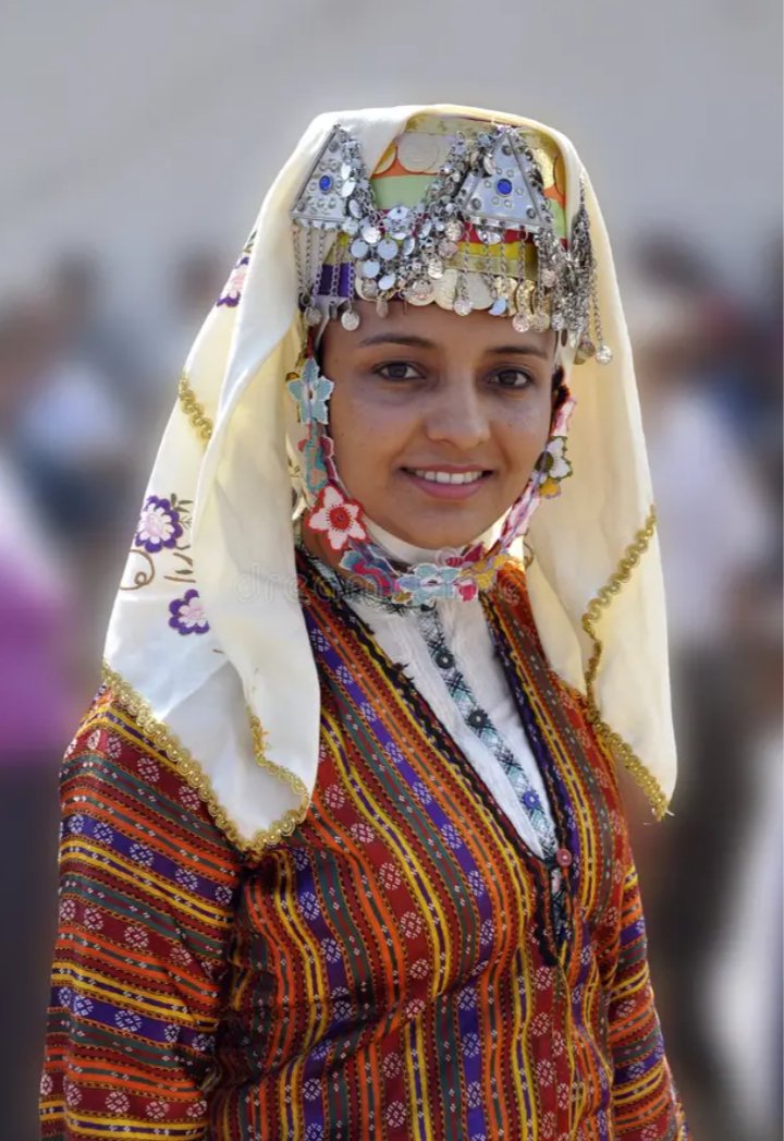 thatEMMANUEL's tweet photo. Not costumes. A Turkish wedding.
Coin crowns, red dress, a dagger at the sash. In Anatolia the bride wore her gold on her head — only for kına gecesi, the henna night before the düğün. Four faces. One night.
#KınaGecesi #TurkishWedding #HennaNight https://t.co/HTmaVsT1Vv