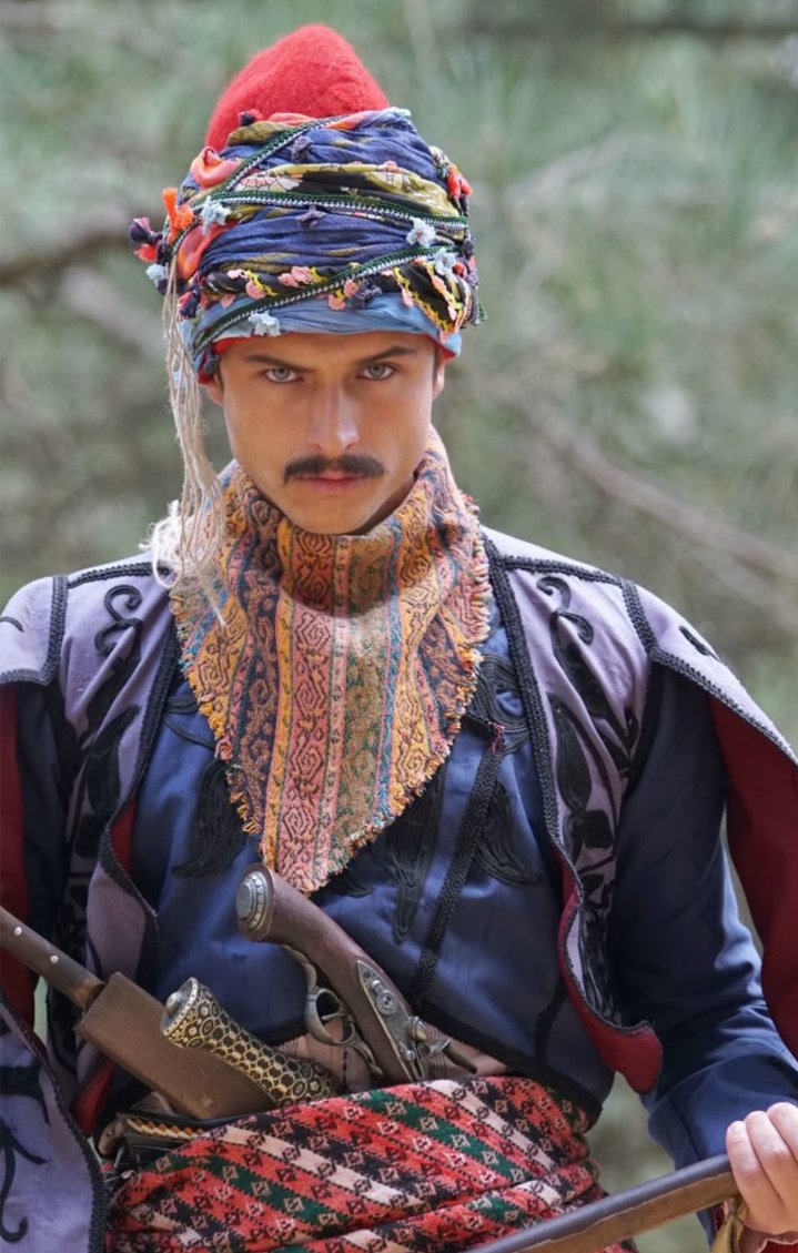 thatEMMANUEL's tweet photo. Not costumes. A Turkish wedding.
Coin crowns, red dress, a dagger at the sash. In Anatolia the bride wore her gold on her head — only for kına gecesi, the henna night before the düğün. Four faces. One night.
#KınaGecesi #TurkishWedding #HennaNight https://t.co/HTmaVsT1Vv