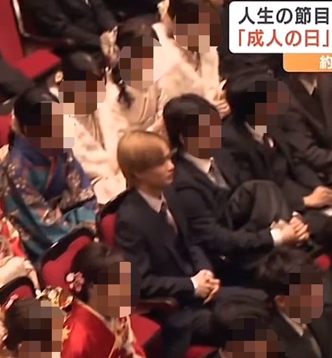 21nyaan's tweet photo. 王ちゃんの成人式の様子がリリイベで貼り出されたの、まだ面白い https://t.co/Mcg9r3gd5n