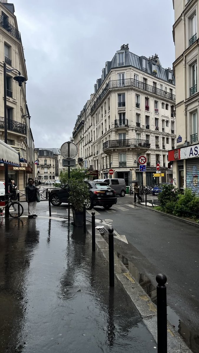 naturebeauty760's tweet photo. A rainy day in Paris, France 🇫🇷 https://t.co/Bsy1FPhOSW