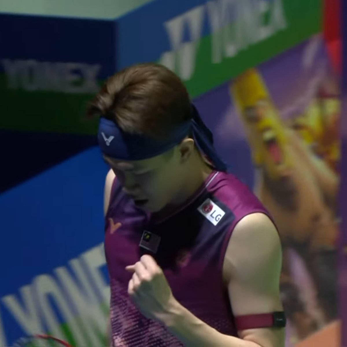 craigansibin's tweet photo. CLASH OF CLANS Arctic Open 2026 powered by YONEX 
[BWF World Tour Super 500] 
🗓️ 9 Oct 2026 
🛎️ Quarterfinals

Men’s Singles 
🇲🇾 Lee Zii Jia 🆚 🇫🇷 Christo Popov [2]

21-11
21-16

LZJ defeats the World No. 2 and storms into the Semifinals!

Moving with confidence, dictating the rallies, finding the angles and keeping his opponent under relentless pressure! 

Is Lee Zii Jia BACK? 👀

Next Opponent (SF): 
🇨🇳 Hu Zhe An or 🇩🇰 Anders Antonsen [4]

#BadmintonMalaysia #ArcticOpen2026 #ArcticOpenSuper500 #BWFWorldTour