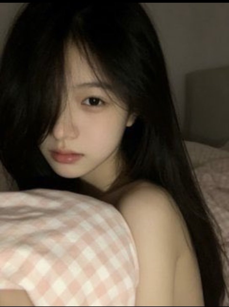 Gracegrwm's tweet photo. 刚拍的福照有人看嘛 ？

      今天当一次女菩萨！！

      是粉哒！！看完不许瞎说🫣 https://t.co/7VGL1vGUe5