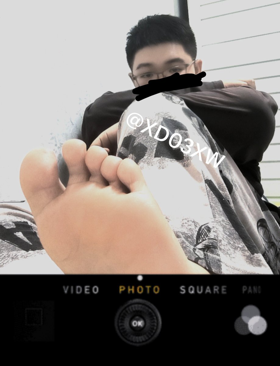 XD03XW's tweet photo. “咦……大变态！”
#胖太 #裸足 https://t.co/LAHh3AXYkQ