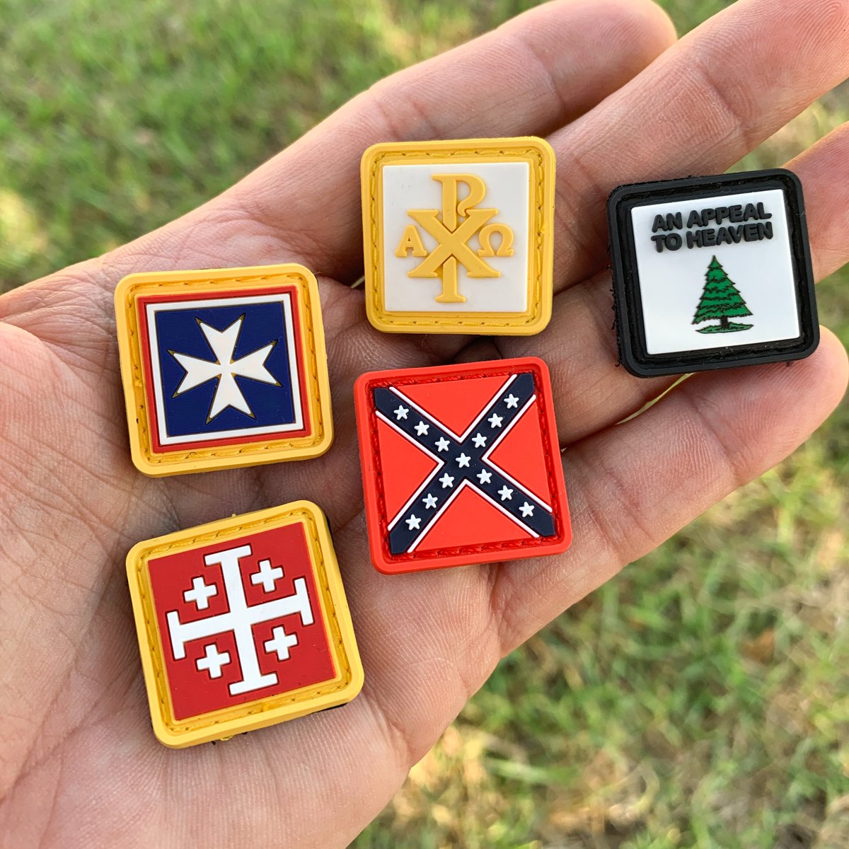 deusvultmp's tweet photo. GM brothers, 

Say hello to my little frens: 
🫸 1" x 1" 🫷 PVC Mini Patches 

🔥 Jerusalem Cross (Red)
🔥 American Crusader (Maltese Cross)
🔥 Chi Rho (Gold)
🔥 Appeal to Heaven
🔥 Battle Flag (from @beauregardsshop) 

Available now through the @DeusVultLP shop!
#DeusVult #DVMP https://t.co/04TfOvupbN