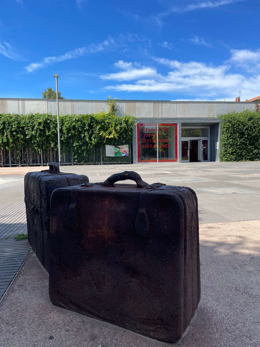 assocVINCLE's tweet photo. 🎨 Un nou grup del programa #EducArt de VINCLE ha començat a reunir-se al CC Baró de Viver, en col·laboració amb el SRC #SantAndreu.

És la tercera edició d’EducArt en aquest espai. Un camí construït gràcies als vincles amb el territori i amb les persones participants. https://t.co/8gmWWMuZ0g