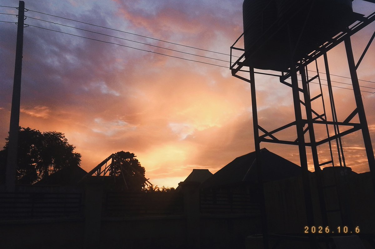 mlk8u's tweet photo. ain't the sky too beautiful? https://t.co/SM4QyMy1fz