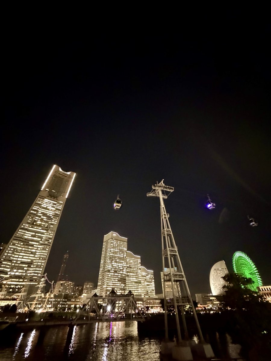 32Yhot's tweet photo. 仕事帰りに散歩。風が心地よく。
#散歩
#みなとみらい https://t.co/VDjyPHjH17