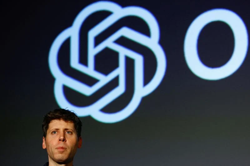 Investingcom's tweet photo. OPENAI EXPECTS TO REACH $70 BLN REVENUE BY END-2026, BLOOMBERG REPORTS

(reports yesterday from FT were wrong)

https://t.co/SnEGn5q8Hn https://t.co/p94dqKiZZ6