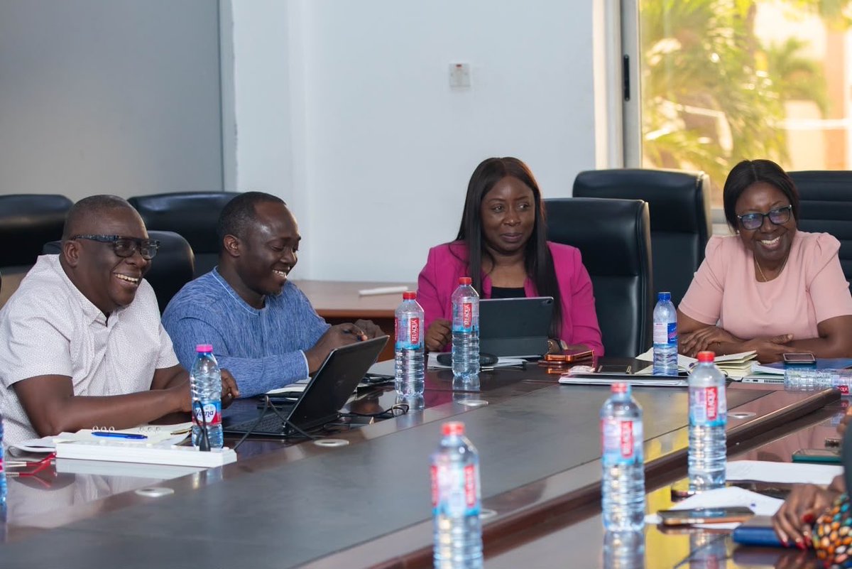 EPA_Ghana's tweet photo. The Environmental Protection Authority(EPA) and the Ghana Shippers’ Authority held a collaborative meeting to explore strategies for strengthening cooperation between the two institutions.

#EPA #GhanaShippersAuthority #Collaboration #Partnership #EffectiveCoordination #Ghana https://t.co/d9OP4GIOFT