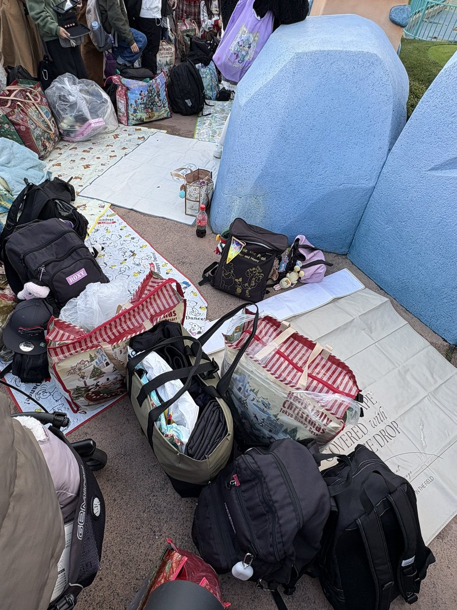 rikochan0919's tweet photo. この付近の治安が断トツで悪い。
去年のクリスマスもこんな感じだし、対策ないのかな…。 https://t.co/3qus4PEe8R
