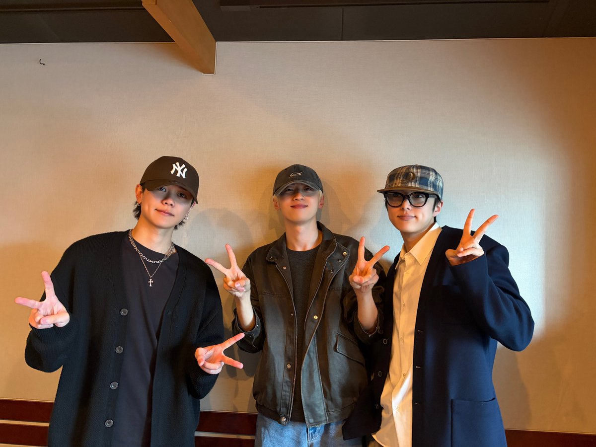 From_INI's tweet photo. ＼１時台ありがとうございました／
藤牧京介&amp;シュウ・フェンファン&amp;尾崎匠海

それぞれのパワーで天気を操る３人でした🤣☔️
オープニングでもありましたが…！
みなさんも免許の期限にはお気をつけて🚗

#フロイニ #INI #MINI
https://t.co/hwVy02ZLiv https://t.co/fGHmeRXPJj