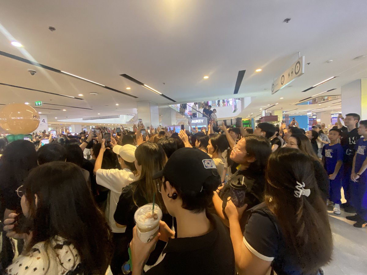 Pround2bint's tweet photo. ไม่ได้เยอะแบบธรรมดา คือเยอะแบบจรเข้น้อย 2 ตัวอ่ะ🥹

BIG CAMERA WITH BINT SIREETHORN 2026
#BIGcameraXBINT
#BIGCamera
#BIGCameraBIGBonus https://t.co/TpxERDB5Q9
