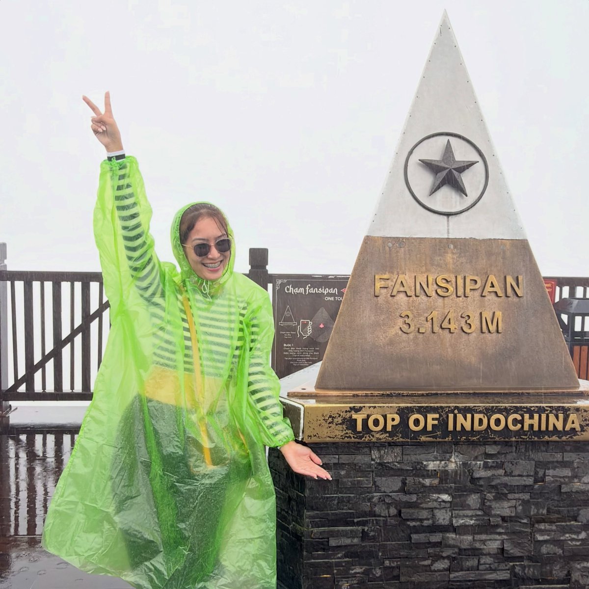cliftonpar6wp's tweet photo. FANSIPAN! Top of Indochina! Fun times, best lumpia, cable car and train sidequests. Kaganda here, at kaganda namin. https://t.co/CNwXRqNJ99