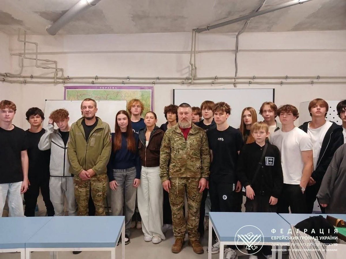 FJCU's tweet photo. 🇺🇦 FJCU and 7th Air Assault Corps Chaplain Meets with Young People of Dnipro

At the invitation of Dnipro Lyceum No. 148 “Planet of Happiness”, Rabbi Yakiv Sinyakov, the Chaplain of the  #FJCU, met with its students for an event marking Ukraine’s Day of Defenders and Defendresses https://t.co/ukgMAjpqnf