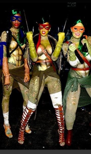 reininavy's tweet photo. rihanna for halloween, 2016 https://t.co/CypJXGy9fS