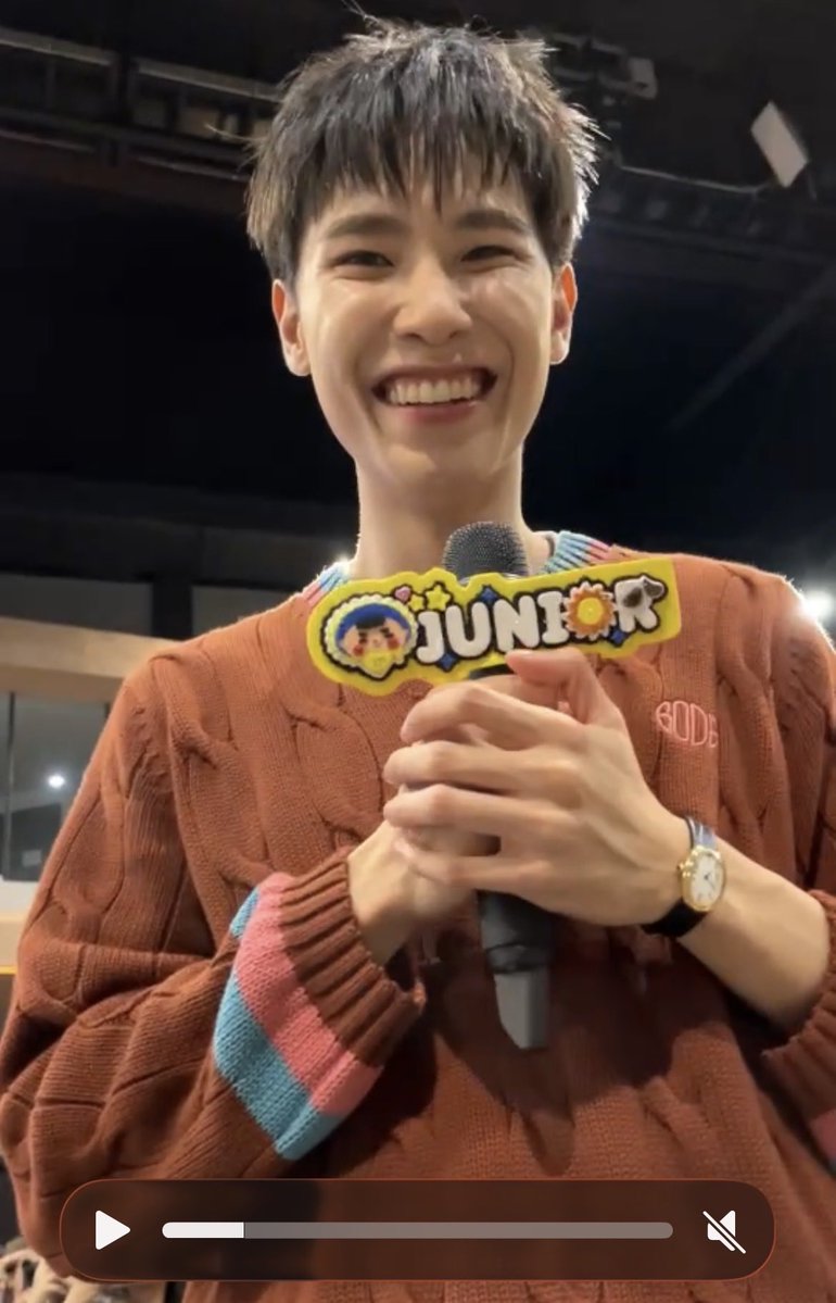 np_ppj4's tweet photo. คลิปจากเจ้าของประโยค “พี่จูช่วยบอกให้เขารับรักหนูหน่อยสิ” จบประโยคนั้น กามเทพตาแป๋วก็จัดให้ทันที ฟรินกันทั่วถึง 

#น้องโฟรับเรื่องแล้วรับรักหรือยัง https://t.co/BH1wNaUkGY