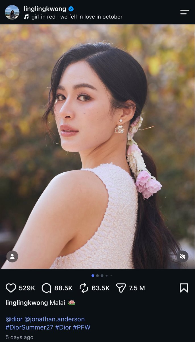 0325ism's tweet photo. 400k likes and 10m shares is lowkey crazy. Thai celebrities man 😭 https://t.co/zOfC07kt9B