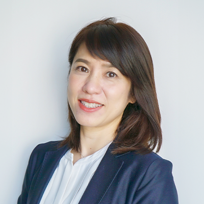 bibliozenkoku's tweet photo. 【全国大学ビブリオバトル2026】

本戦の司会者が決定しました✨

大学ビブリオバトルではすっかりおなじみ、カモシダせぶんさんとフリーアナウンサーの平岡美香さんです！ 

息の合ったお二人の司会で、本戦を熱く盛り上げていただきます📖
どうぞお楽しみに！

#ビブリオバトル https://t.co/7a79qVL1jR