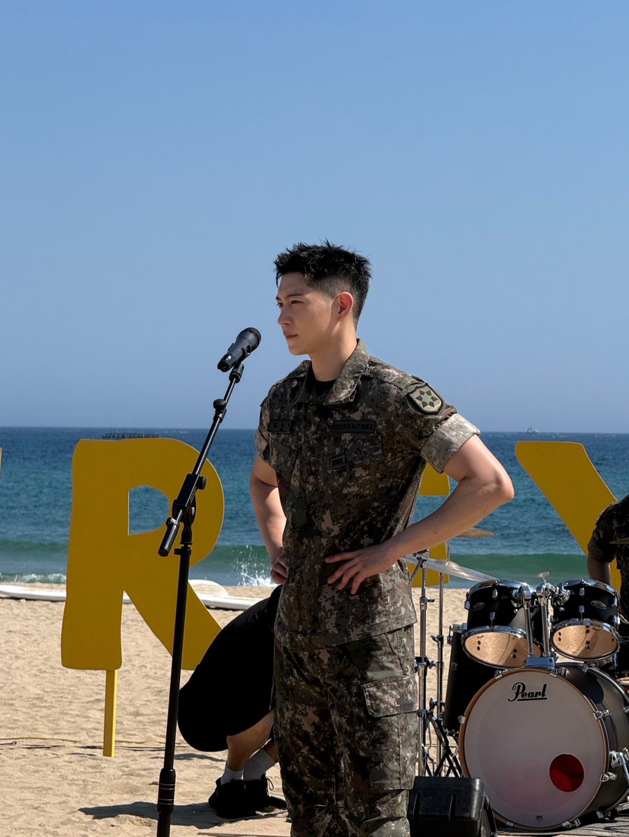 goldenjk7_'s tweet photo. Pesona halodek Kim Youngdae yang dari kemarin bikin cewe cewe tergila gila. Moga hairstyleny begini terus sampe kelar wamil dan main drama baruu 😌 https://t.co/npwqO6jk4E