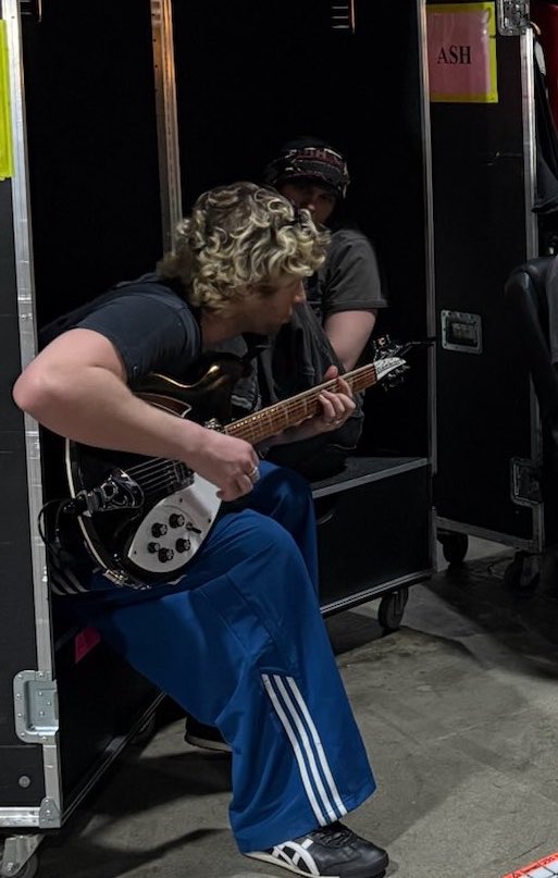 sunxlrh's tweet photo. michael, buddy https://t.co/8cixVn2fWv