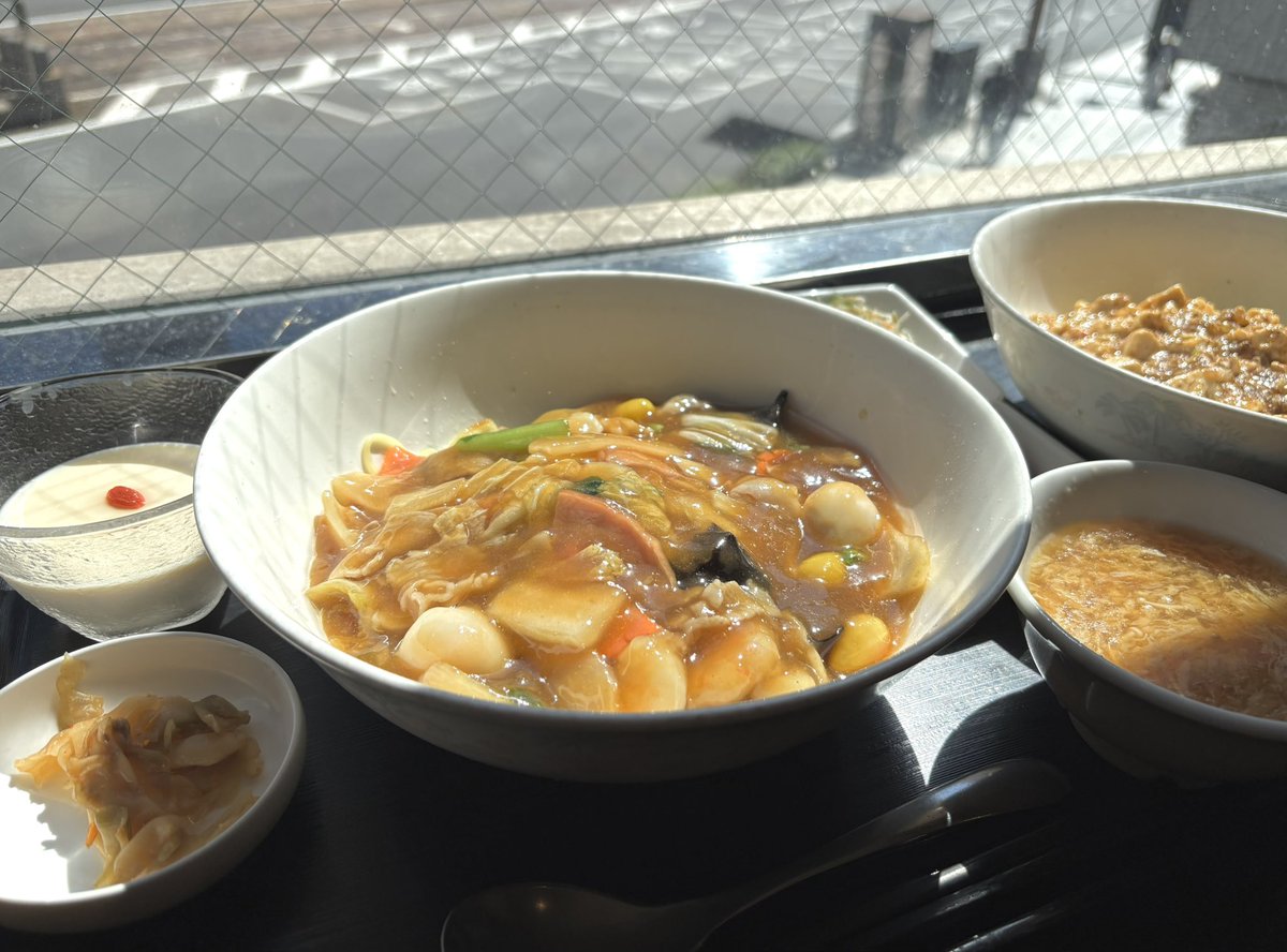 kaede0340's tweet photo. 中華って大盛りなところ多いよね
食べきれないよ…
食べたけど https://t.co/GlRrCekArS
