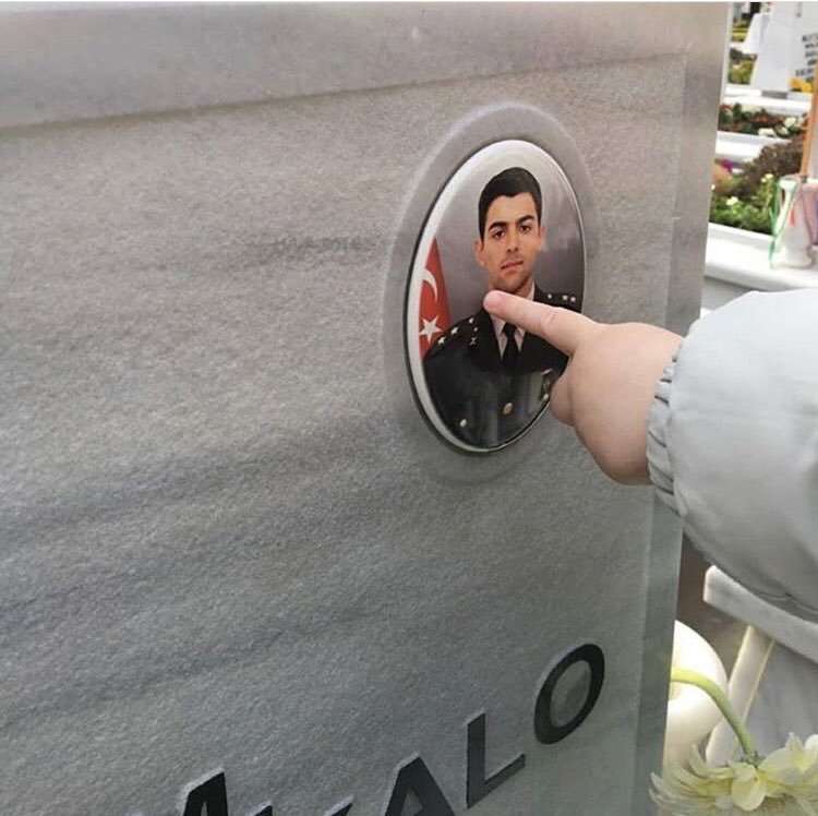 delikurtt09's tweet photo. Şehit olduğunda eşi hamile olan Muhammed Ali Kalo’nun oğlu Ömer Ali Kalo, hiç görmediği babasıyla aynı gün doğdu.

🇹🇷Şehit Muhammed Ali Kalo https://t.co/SMjp6XeLyC