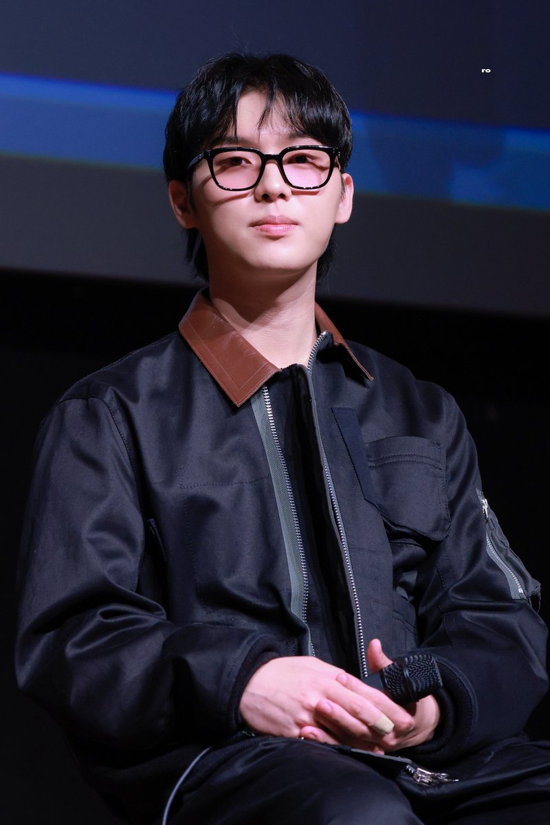 rokzfu's tweet photo. 261009 꿀알바 gv #최현욱 https://t.co/N9vvsqUJDS