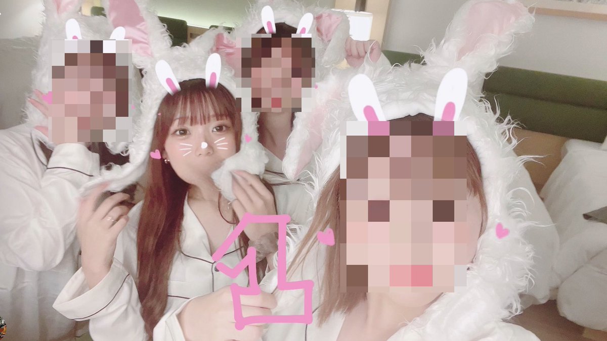 LicoLico2711's tweet photo. 顔見せてって要望が多かったから、、、
左から2人目です！！！
勇気振り絞ったから酷いことは言わないで😭
#JK #LJK #彼氏募集 #話し相手募集 #裏垢男子と繋がりたい #裏垢 https://t.co/tbwfXfDTfw