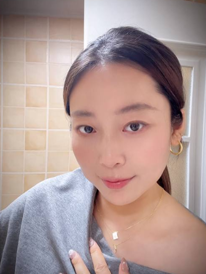 Yuna_120210's tweet photo. 我真心发问 正常doi一次到底多长时间，算上前戏十分钟算优质性爱吗？？？ https://t.co/7kEJLVij4D