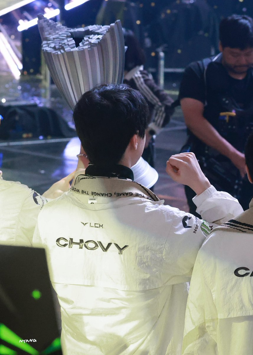 nyang_nyangngng's tweet photo. 젠보싶

260913 lck 결승
#chovy #쵸비 #canyon #캐니언 #ruler #룰러 https://t.co/FQSr6AxXCw