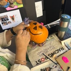 HolyTrinityCol's tweet photo. 🎃🎨 Our Family Learning session yesterday was full of autumn fun with some fantastic pumpkin painting! It was lovely to see everyone getting creative and enjoying time together. A big thank you to all the families who joined us! 🍂🧡 #FamilyLearning https://t.co/om74apeybQ