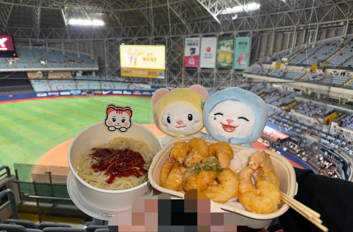 svirhn's tweet photo. 쉽게만살아가면개재밌어빙고😅 https://t.co/AJlIeRIRJt
